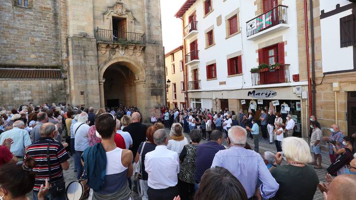 Joan Mari Torrealdai eta Pako Alkorta agurtu genituen abuztuan