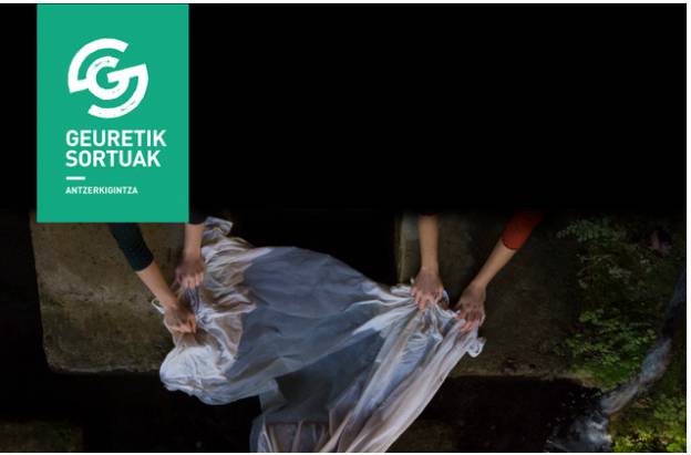 Lore-More taldekoen "Trapu zaharrak" antzezlana igandean