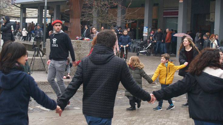 Ttipikak promoziorako bideoa grabatu du