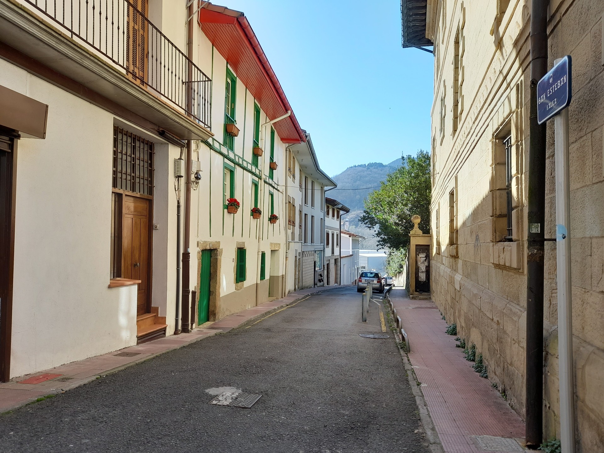 San Esteban kaleko lanen lehen fasea abiatzear
