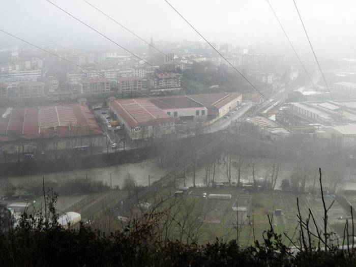 Usurbil bezalako euskararen arnasguneak, erdalduntzen