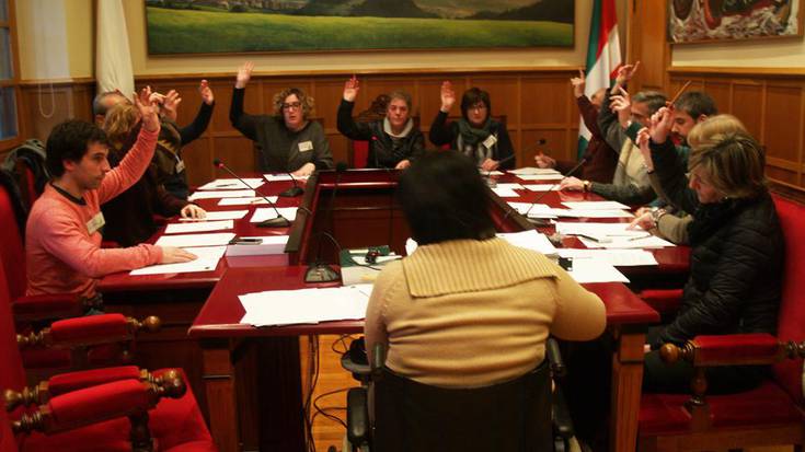 Martxoaren 8ak eta euskaraz bizitzeko nahiak, udalbatza batu dute
