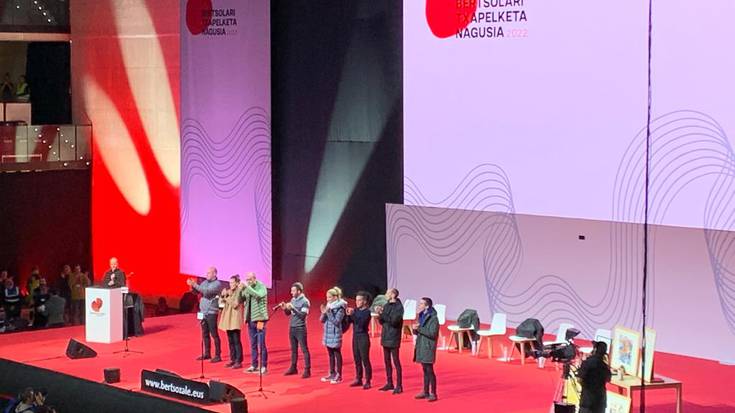 Bertso-porrako irabazlearen izena astelehen goizean zabalduko dugu