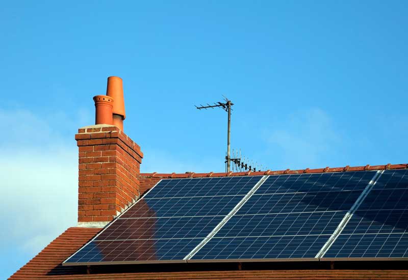 Energia berriztagarriak aprobetxatzeko sistemak instalatzen dituztenek hobari handiagoak izango dituzte