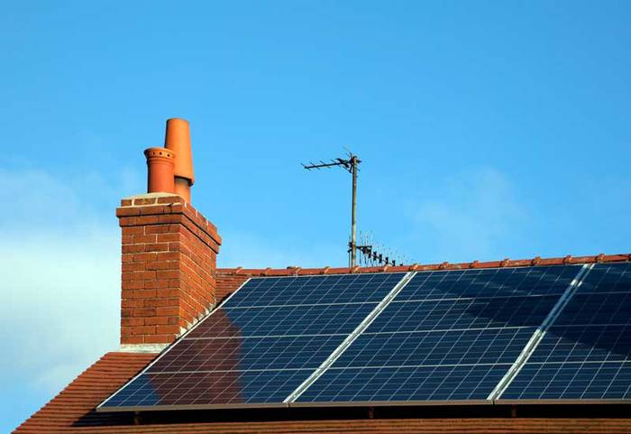 Energia berriztagarriak aprobetxatzeko sistemak instalatzen dituztenek hobari handiagoak izango dituzte