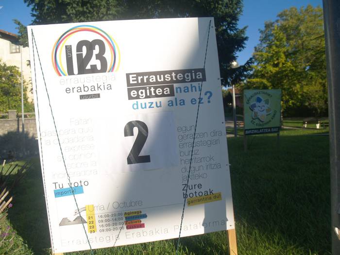 Erraustegiari buruzko galdeketako emaitzak, igande iluntzean