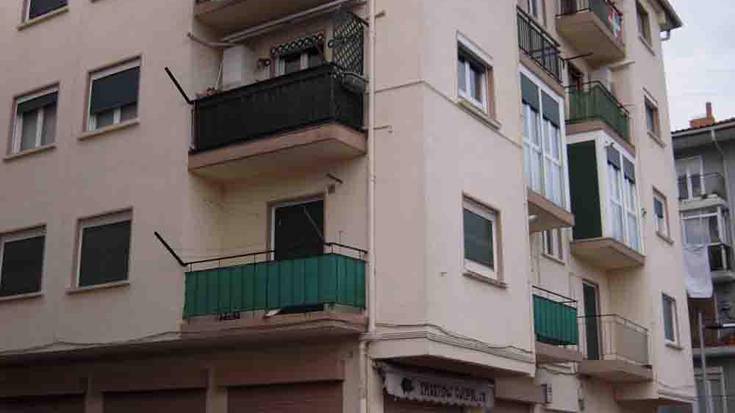 Enkantean, Udalak jabetzan dituen Santueneko 2 etxebizitza