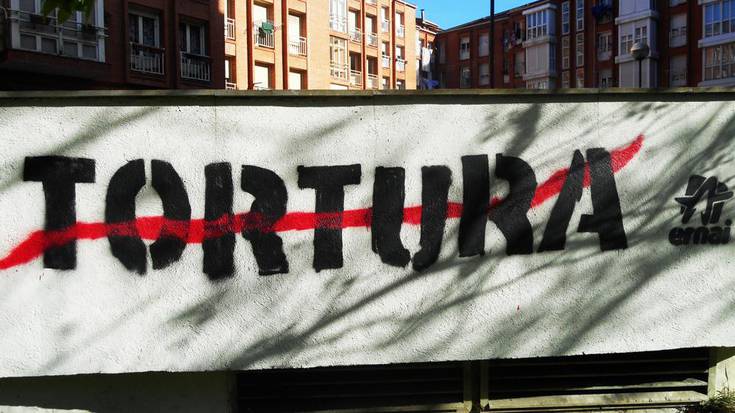 Torturaren aurka elkarretaratzeko deia gaur 19:00etan Mikel Laboa plazan
