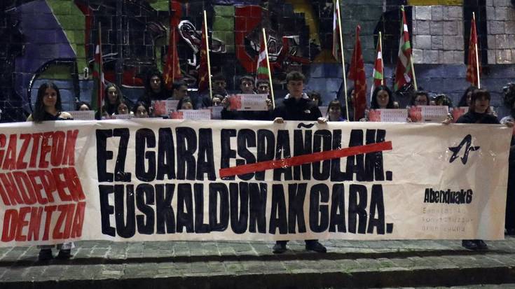 "Gazteok ez dugu Espainiako Konstituzioa onartzen"