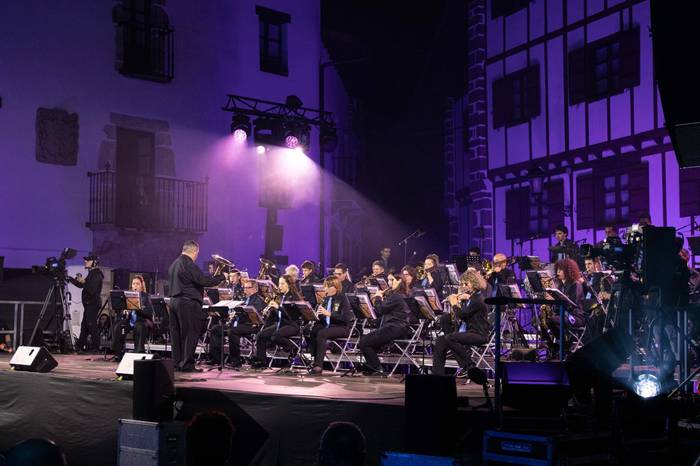 22. Soinurbil: Berako musika banda kalean