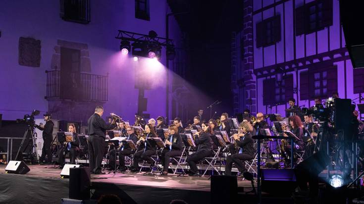 22. Soinurbil: Berako musika banda kalean