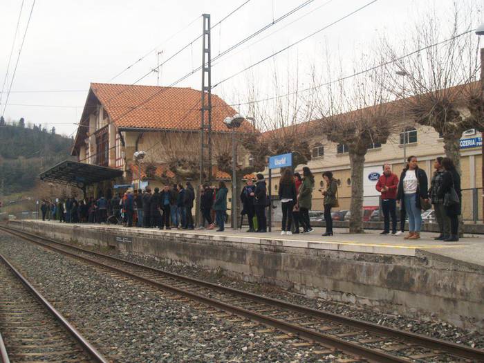 Gutxieneko zerbitzuak Euskotrenen, astearte eta ostegunean