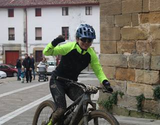 Hamalaugarren edizio honek ere lagunartea ardatz