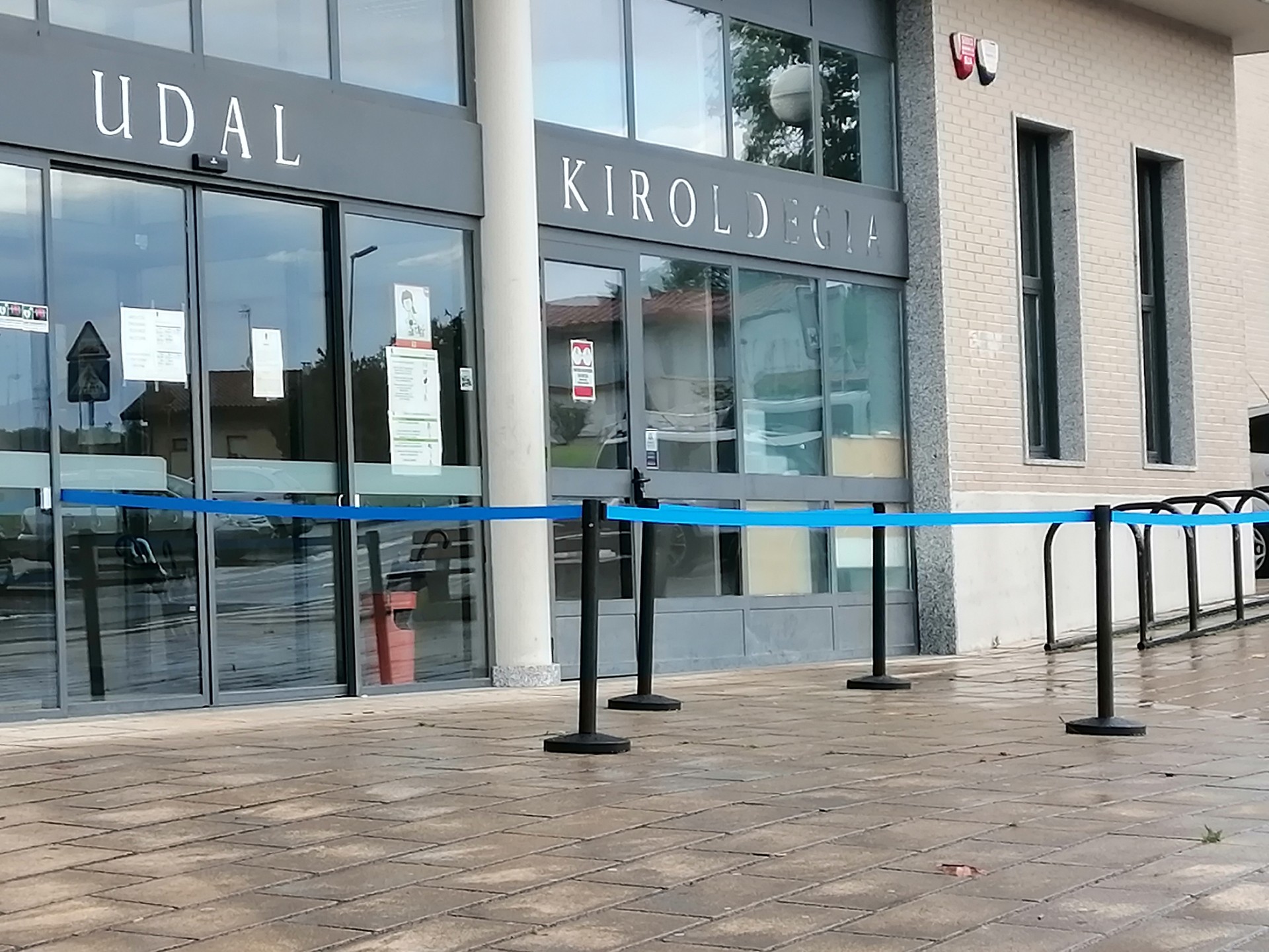 Oiardo Kiroldegiko igerilekua zabalik gaurtik