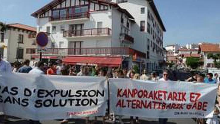 Arriskuan den Ziburuko ikastolaren alde sinatzeko deia