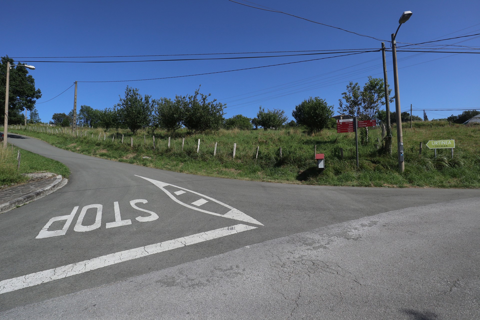 Gaurko ibilaldi neurtua tarteko, Urdaiagara igotzeko bidea itxita