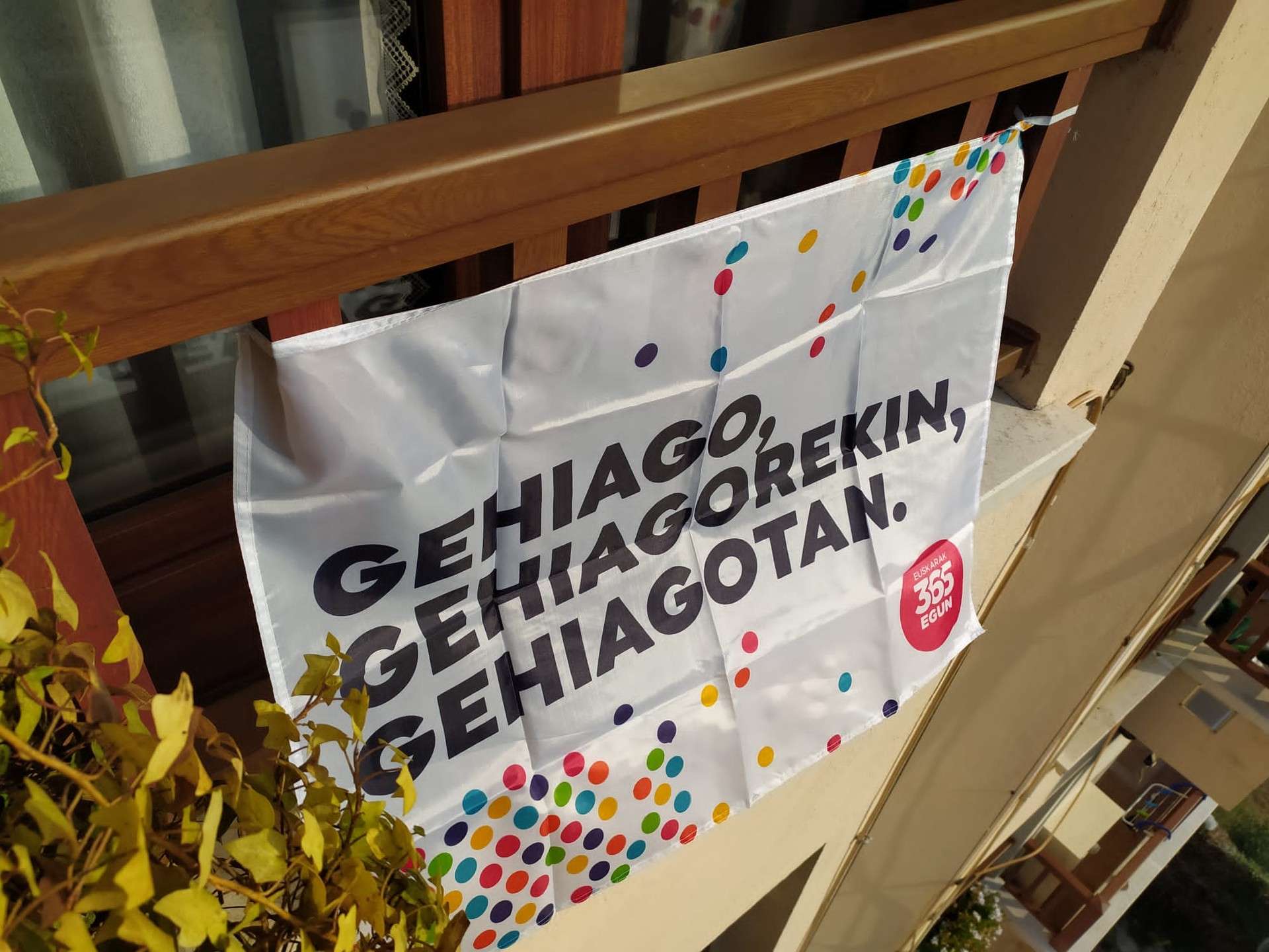 Euskaraldirako izena eman eta txapa jasotzeko mahaia asteburuan