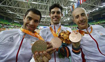 Brontzezko domina Amador Granadosentzat Paralinpiar Jokoetan