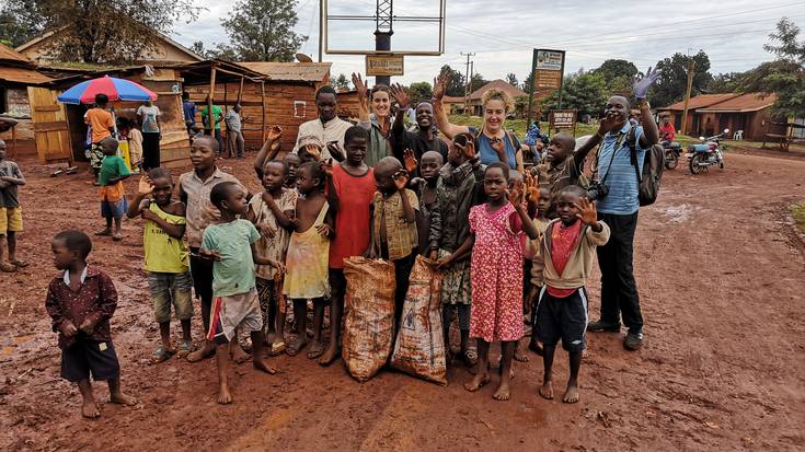 "Mukwano Lagun" elkartekoen solasaldia gaur, Ugandari buruzko argazki erakusketaren irekieran
