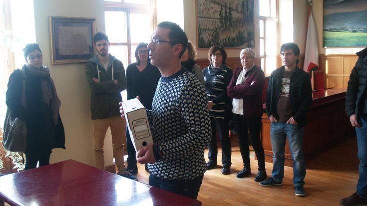 Herritarren mandatua betetzeko, Udala "egin ahalak eta bi egiteko" prest