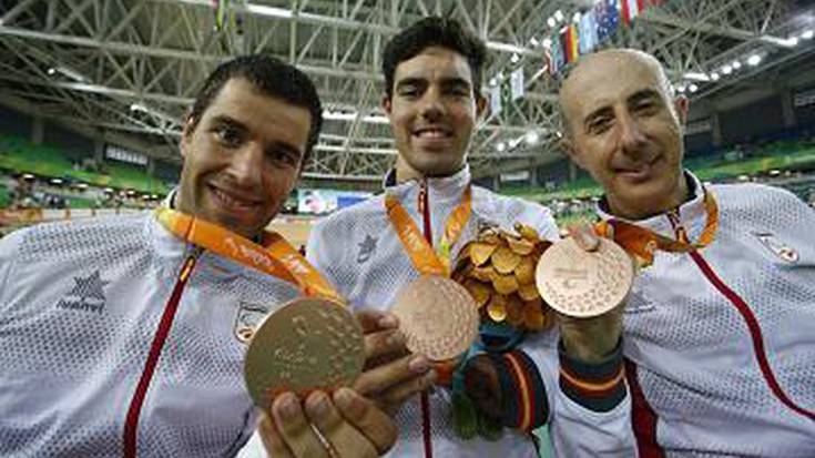 Amador Granados, brontzezko dominaren dator Riotik etxera