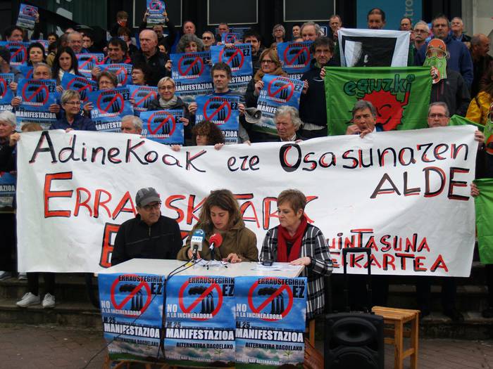Jada 75 eragileek babestu dute, Errausketaren Aurkako Mugimenduak deituriko manifestazioa