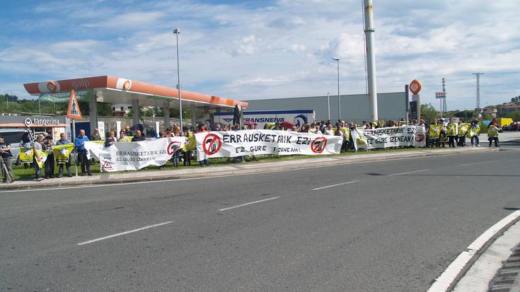 Ehunetik gora herritar mobilizatu dira Bugatin, errausketaren aurka