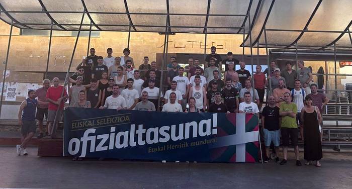 Euskal selekzioaren ofizialtasunaren aldeko atxikimenduek etenik ez