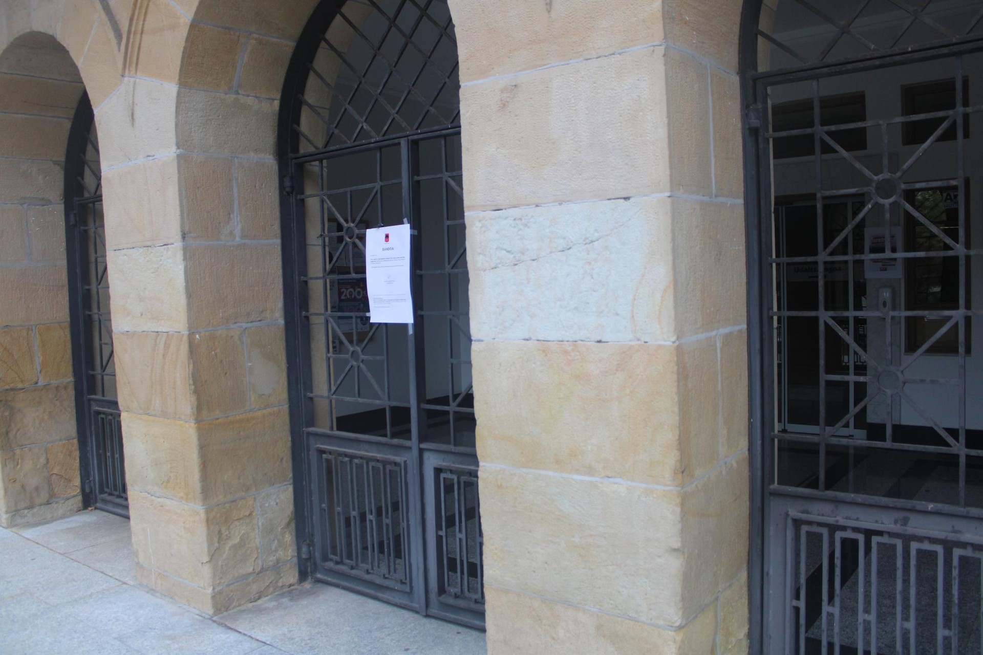 Sektore publikoan deitutako greba eguna gaur