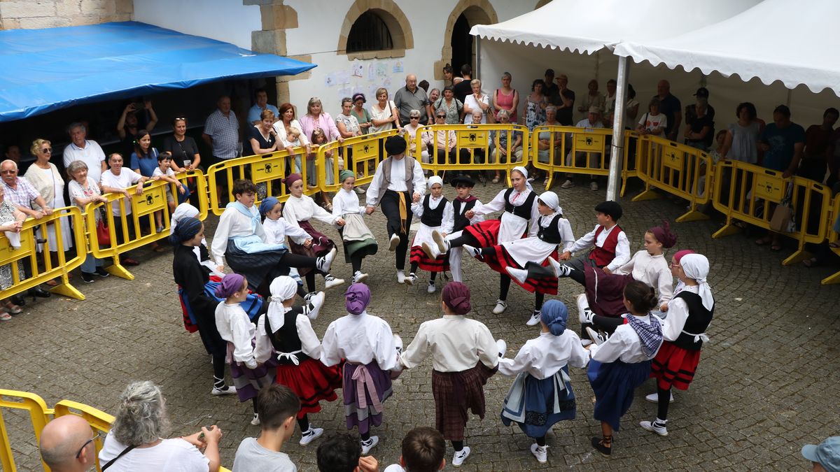Euskal dantzak Urdaiagan