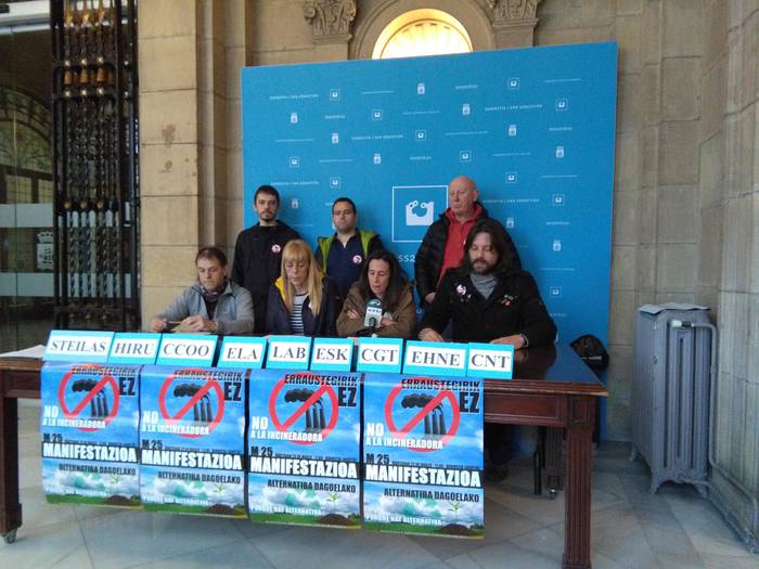 Langileria ere larunbatean errausketaren aurka manifestatzera deitu dute sindikatuek