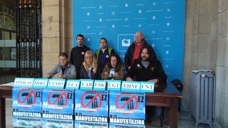 Langileria ere larunbatean errausketaren aurka manifestatzera deitu dute sindikatuek