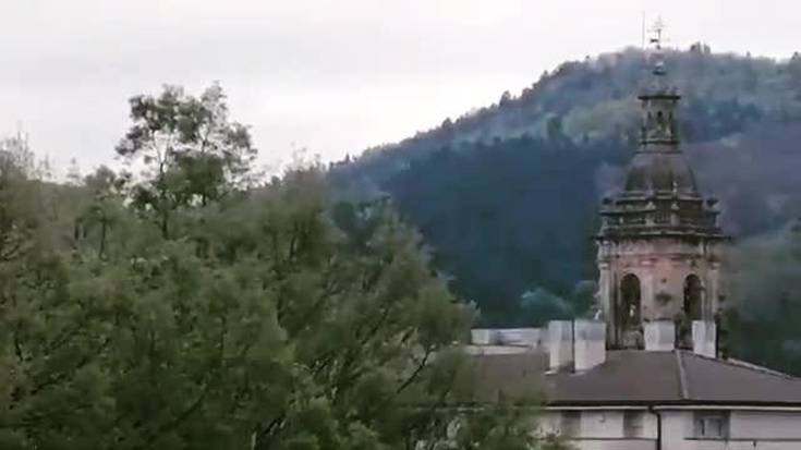 Sirenak-hotsak ozen entzun dira gaur eguerdian