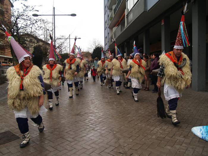 Dantza, otsailaren 22ko Inauteri Festa egunez mozorrotzeko gaia