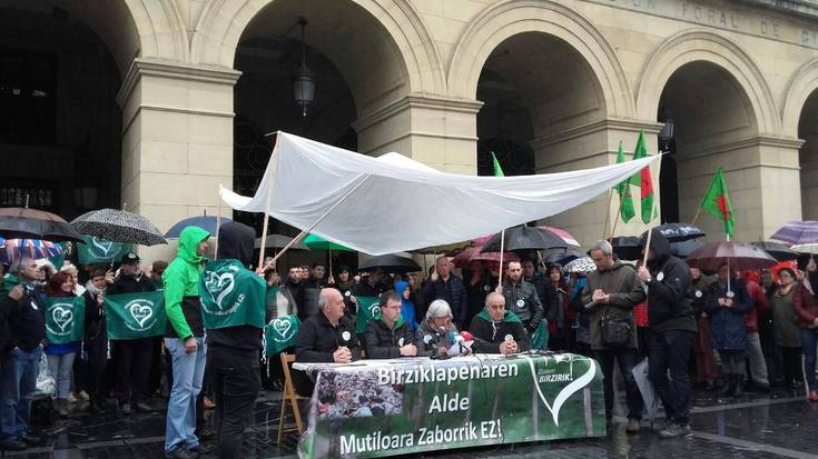 Gipuzkoako zaborra Mutiloara eramatearen aurka protestatu dute