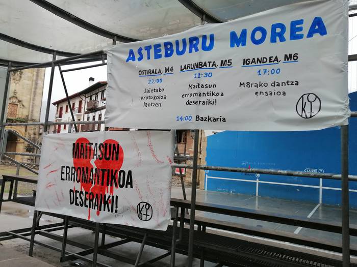 Martxoaren 8aren atariko "Asteburu Morea" antolatu du Kafe Tertuliak