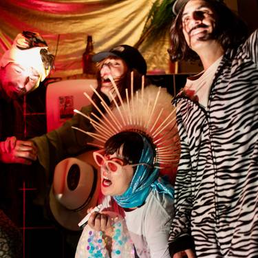 Dejabu antzerki konpainiaren "Itzulera" emanaldia