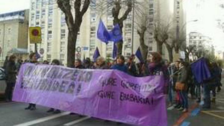 Autobusa Usurbildik, mugimendu feministak Iruñean deituriko manifestaziora