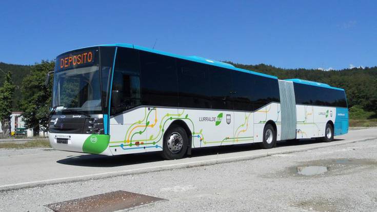Lurraldebus zerbitzua indarberritu dute