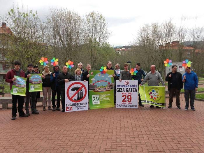 Erraustegiaren aurkako Usurbilgo taldearen batzarra, azaroaren 29an