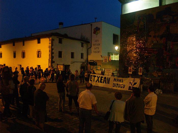 Euskal preso eta iheslarien etxeratzea eskatzeko elkarretaratzea 20:00etan Mikel Laboa plazan