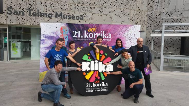 21. Korrika apirilaren 4tik 14ra Garesetik Gasteizera, "Klika" lelopean