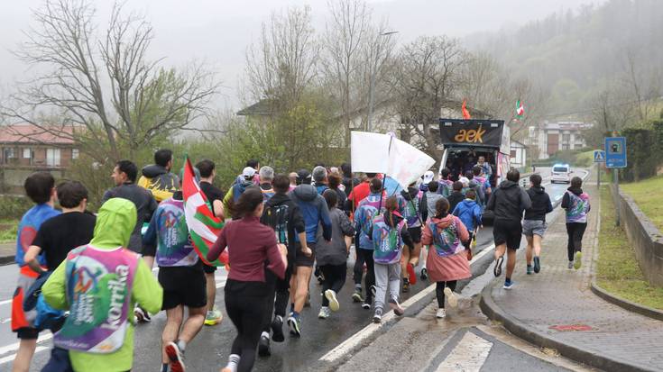 [ZUZENEAN] 24. Korrika Bilbon helmugaratu aurreko azken kilometroak zuzenean