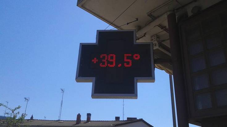 40 gradutara heldu da tenperatura, alerta laranjan gaude beroagatik