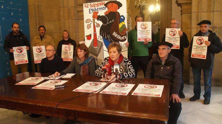 Erraustegiaren lizitazioaren aurkako mobilizazioa asteartean, Donostiako Gipuzkoa plazan