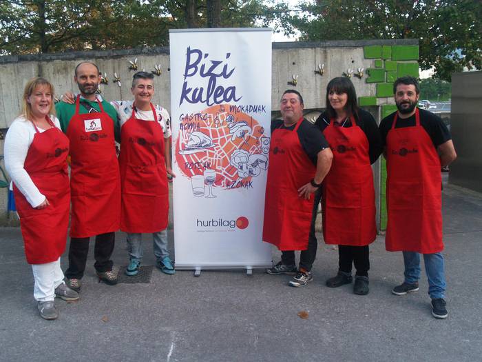 "Bizi Kalea" gastronomia gunea igandean, frontoian