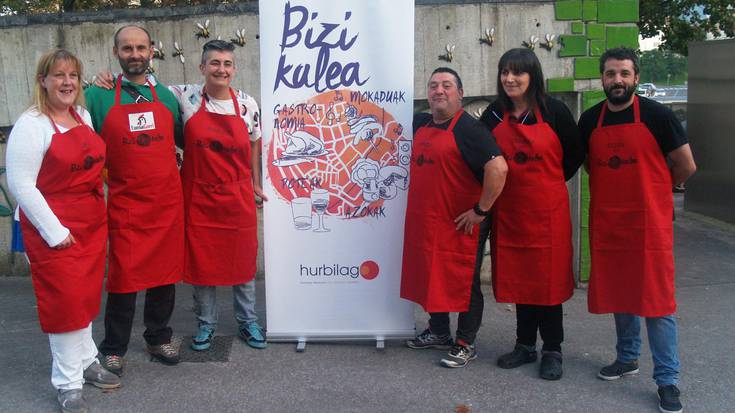 "Bizi Kalea" gastronomia gunea igandean, frontoian