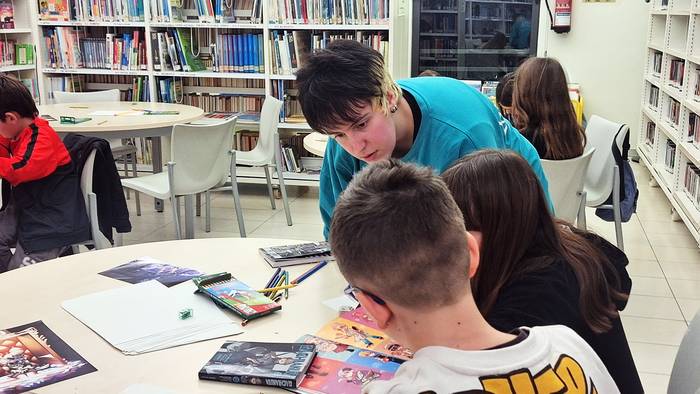 Manga tailerrarekin ekin dio Sutegi udal liburutegiak urte berriko eskaintzari