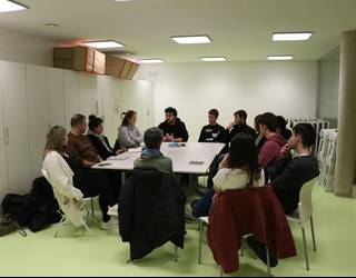 Martxoaren 17ko greba orokorrera begira lehen batzarra egin dute Potxoenean