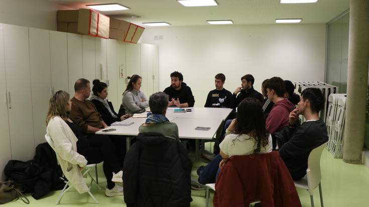 Martxoaren 17ko greba orokorrera begira lehen batzarra egin dute Potxoenean